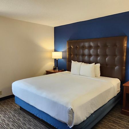 Heritage Inn & Suites St Louis Fenton, Trademark By Wyndham المظهر الخارجي الصورة