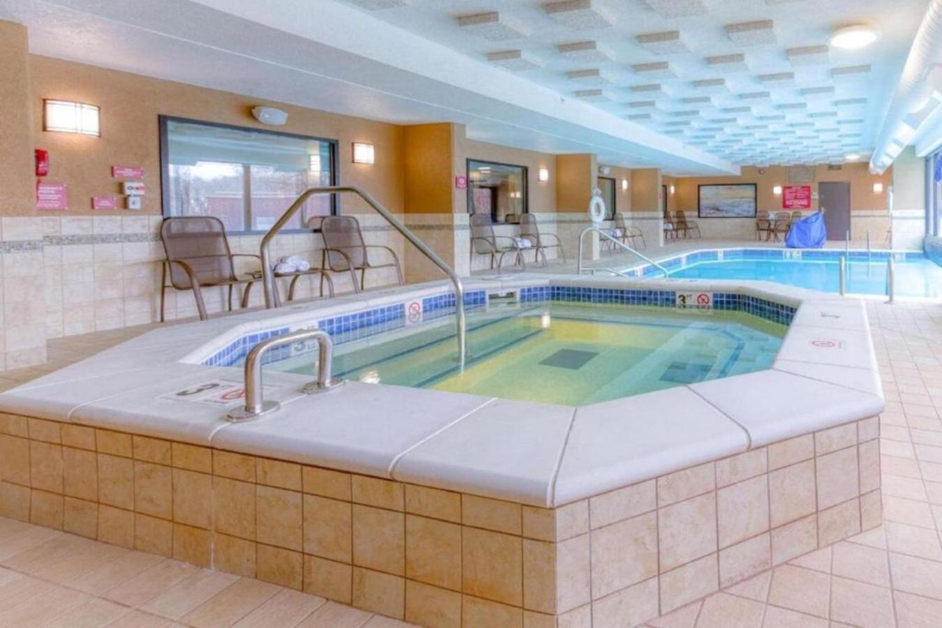 Heritage Inn & Suites St Louis Fenton, Trademark By Wyndham المظهر الخارجي الصورة