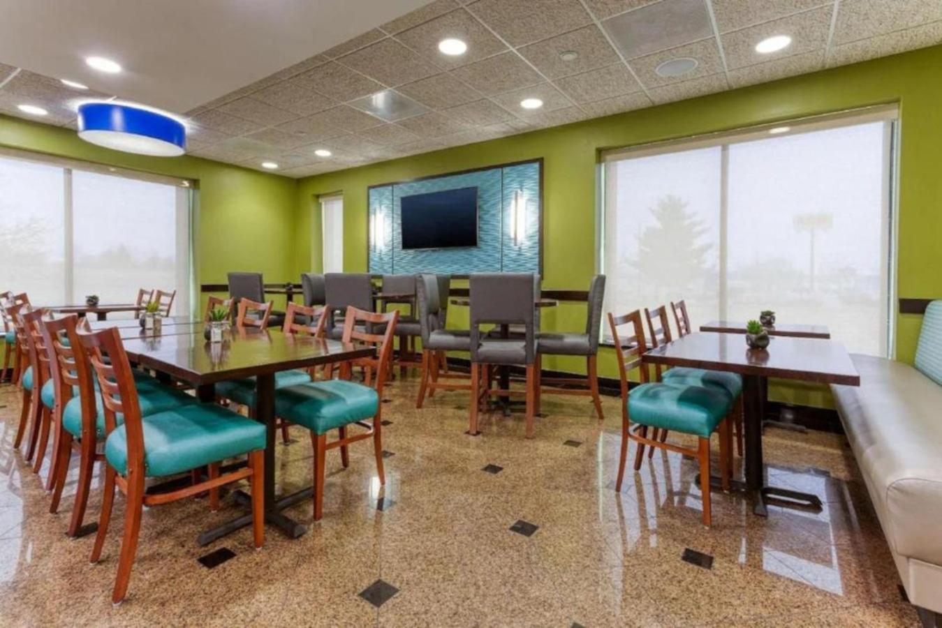 Heritage Inn & Suites St Louis Fenton, Trademark By Wyndham المظهر الخارجي الصورة