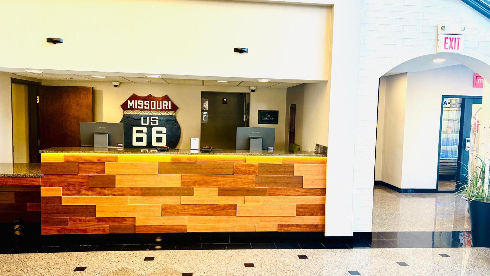 Heritage Inn & Suites St Louis Fenton, Trademark By Wyndham المظهر الخارجي الصورة