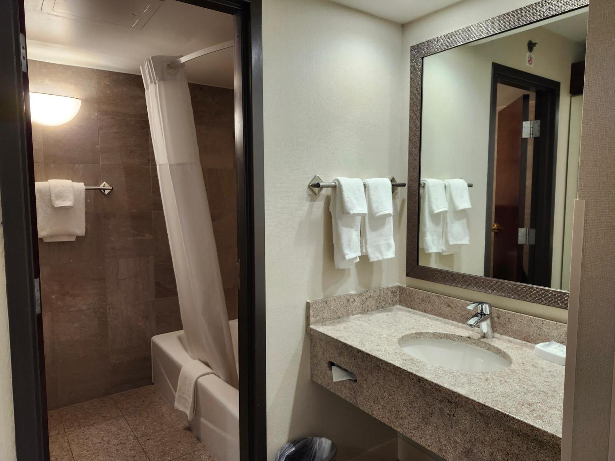 Heritage Inn & Suites St Louis Fenton, Trademark By Wyndham المظهر الخارجي الصورة