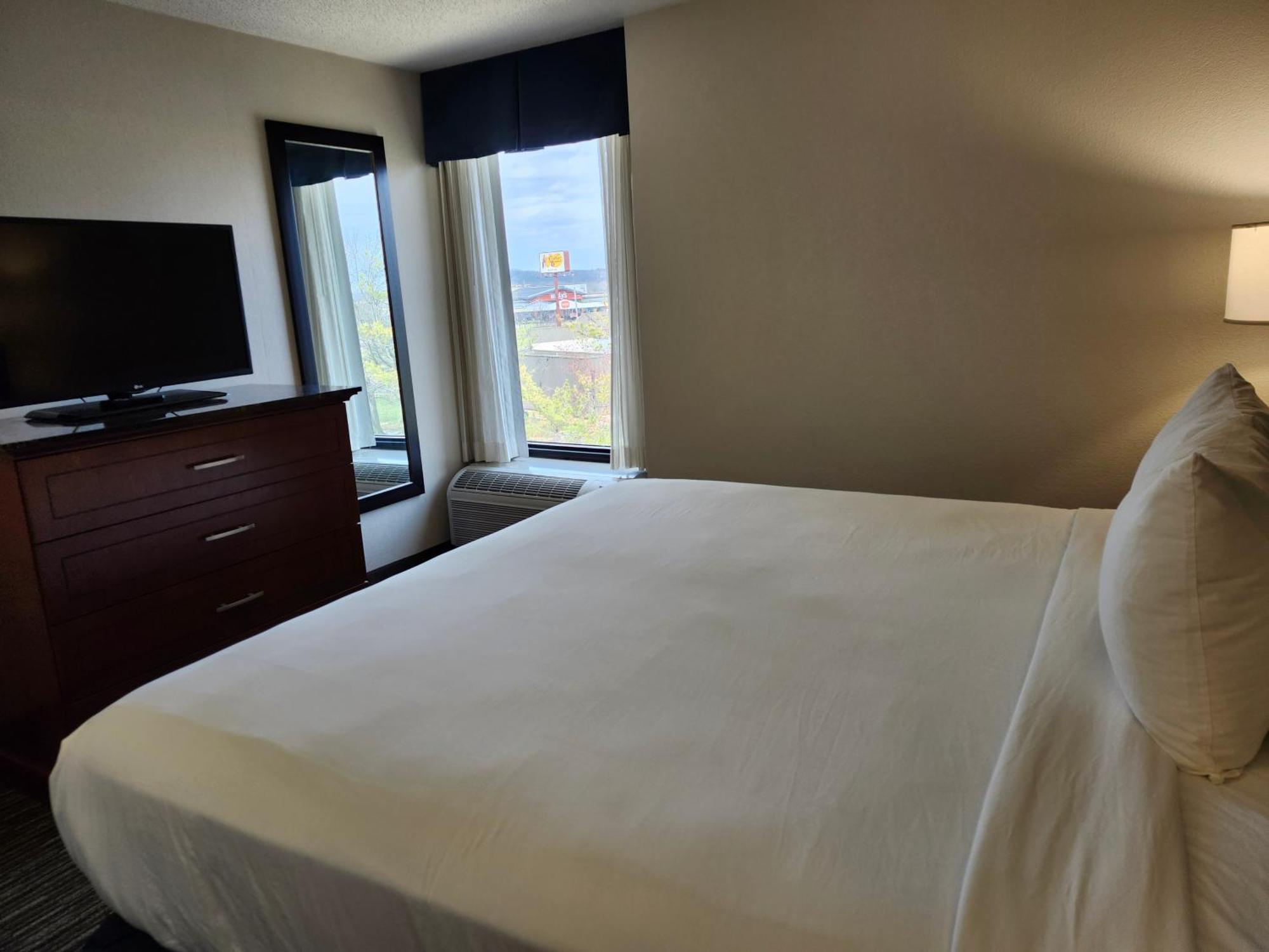 Heritage Inn & Suites St Louis Fenton, Trademark By Wyndham المظهر الخارجي الصورة